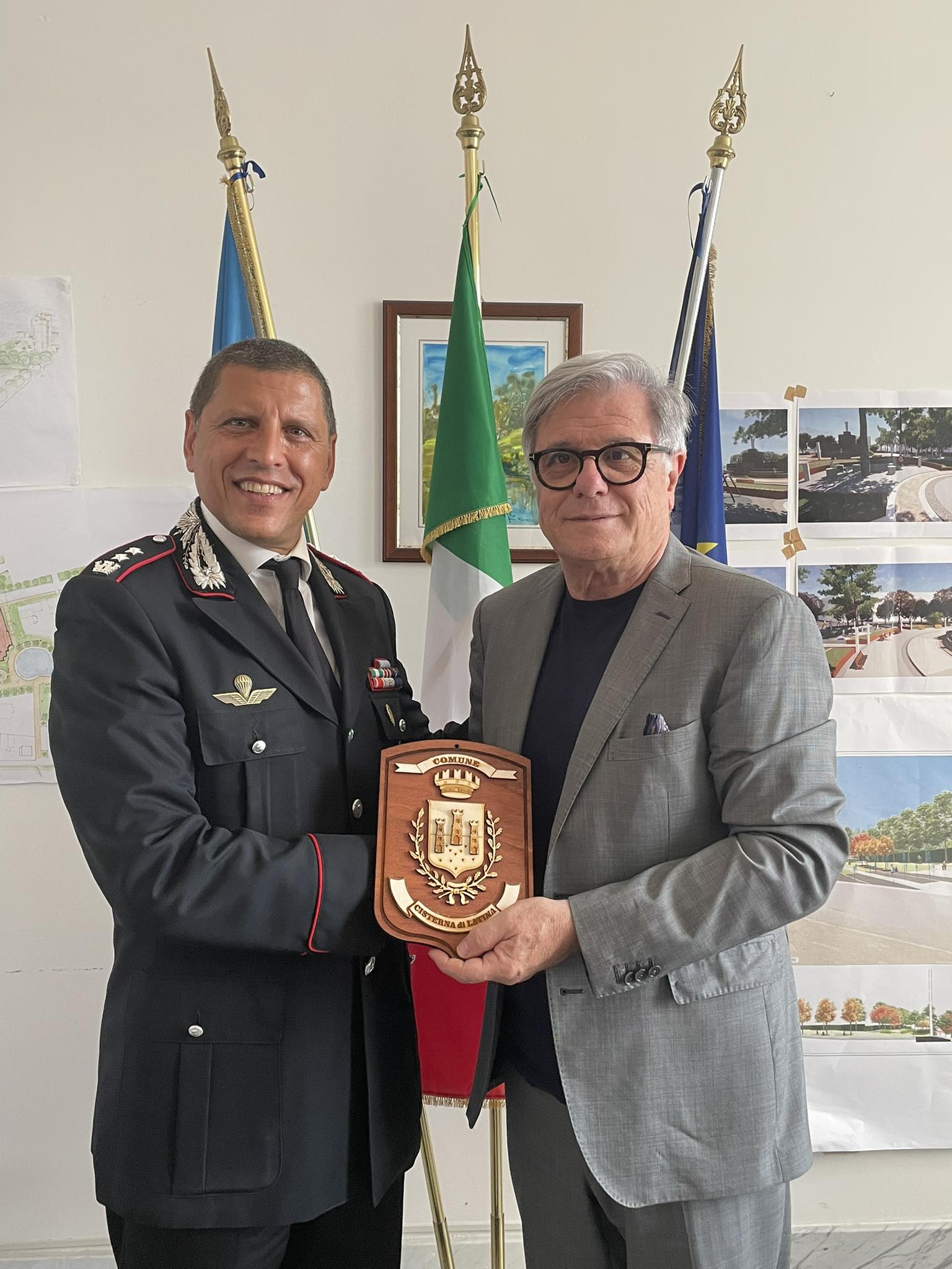 il Colonnello Guida con il Sindaco di Cisterna, Valentino Mantini