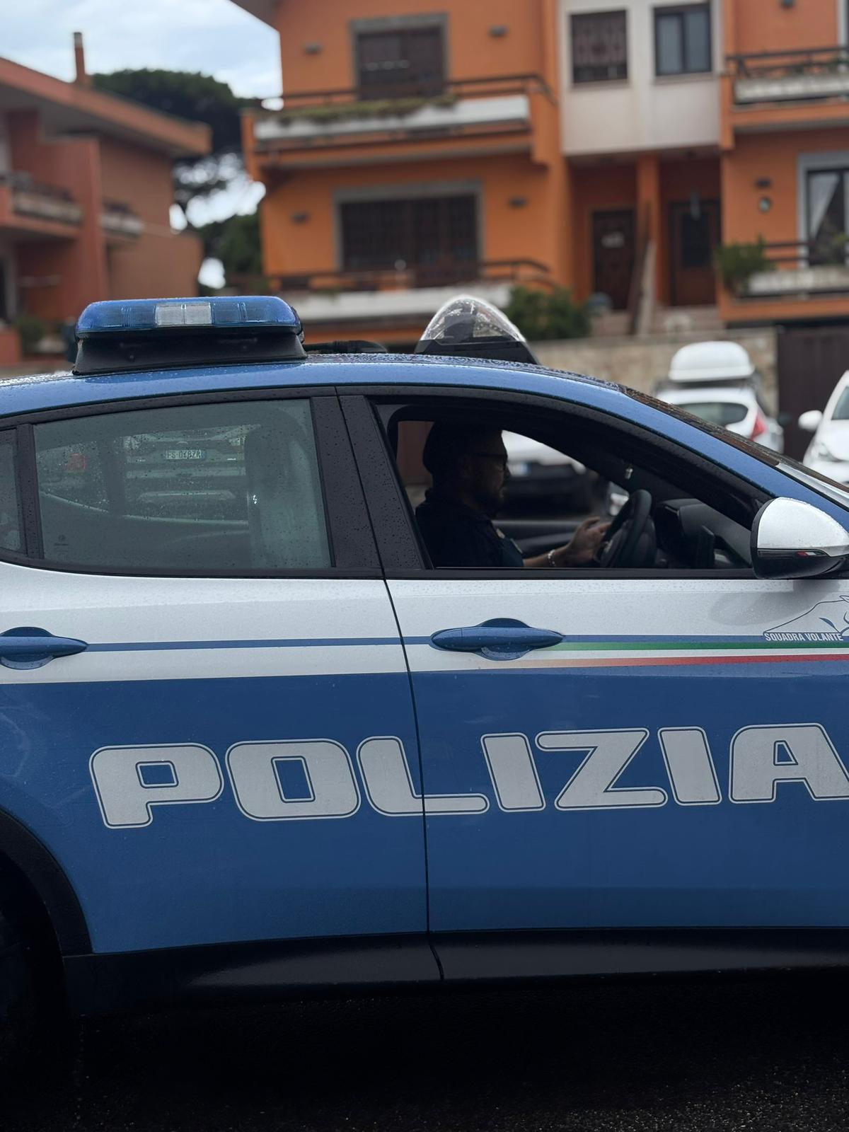 Minaccia i passanti con un machete, denunciato a Latina - 