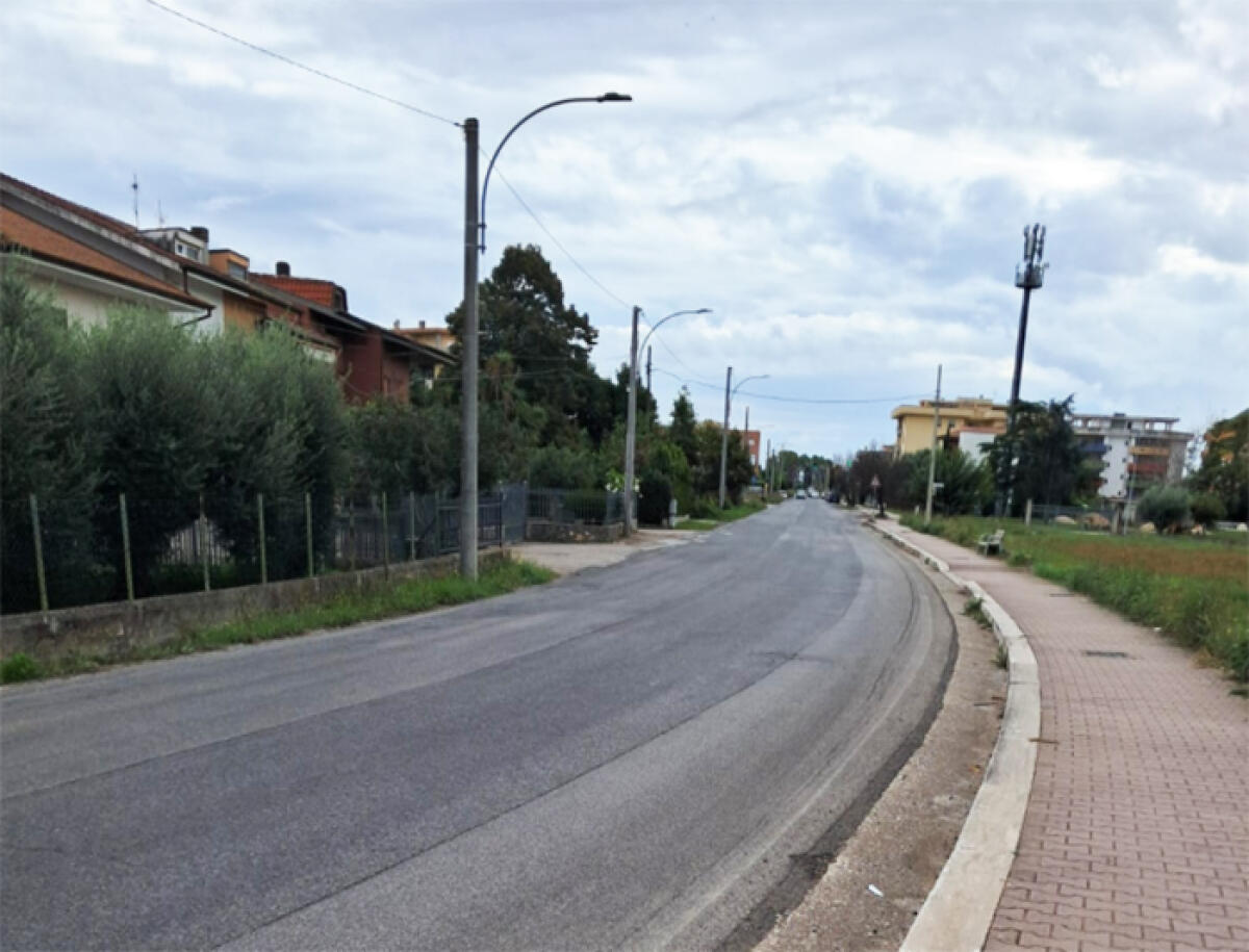 Ripristinata l’illuminazione pubblica in Via Carrara, a Latina Scalo. Esultano i residenti. - 