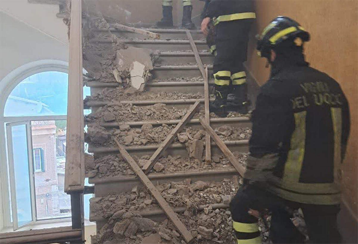 Crolla il controsoffitto all’Istituto Superiore Diaz di Roma. Studenti fatti evacuare. - 