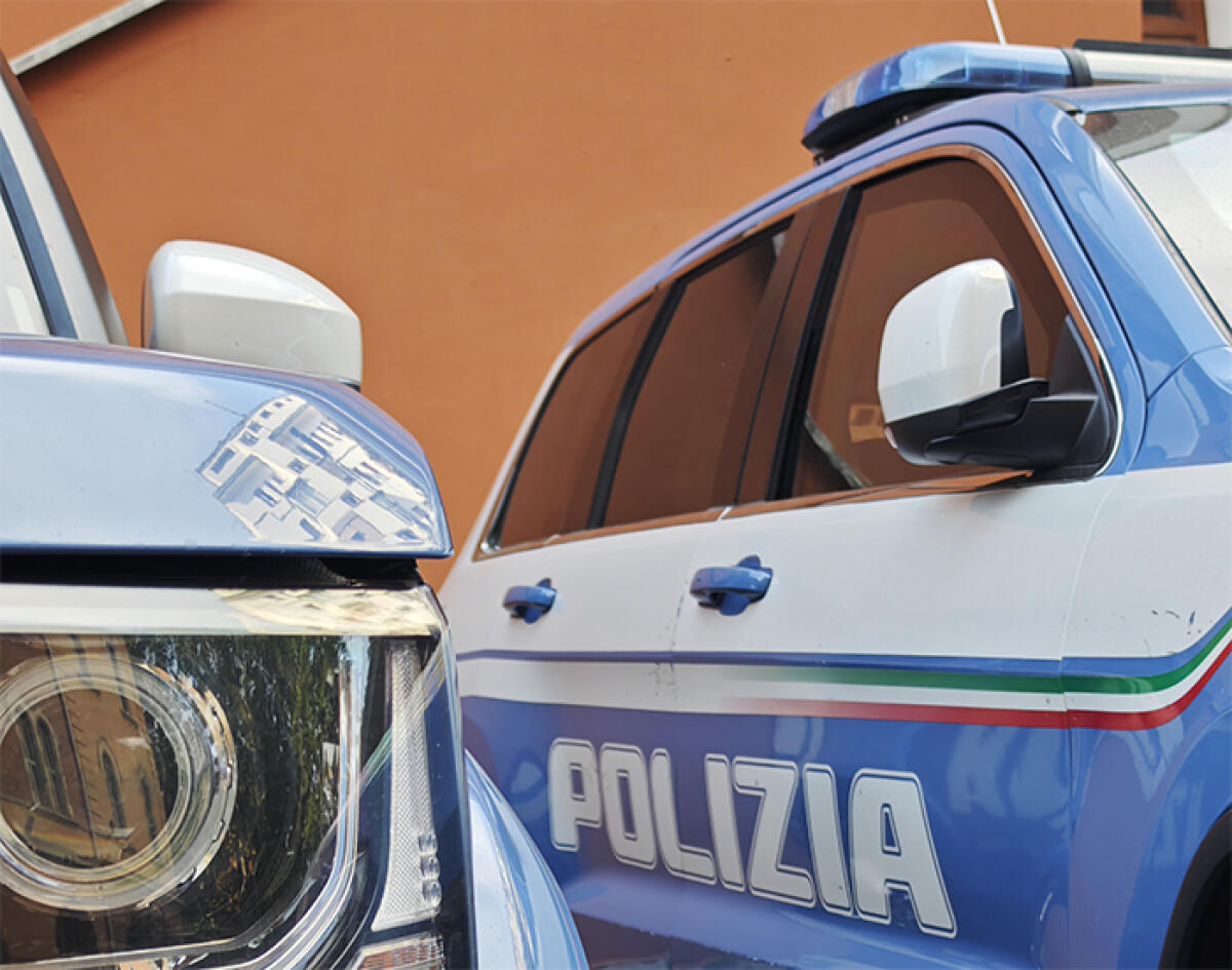 Molestie agli automobilisti nel parcheggio, due donne sottoposte al foglio di via - 