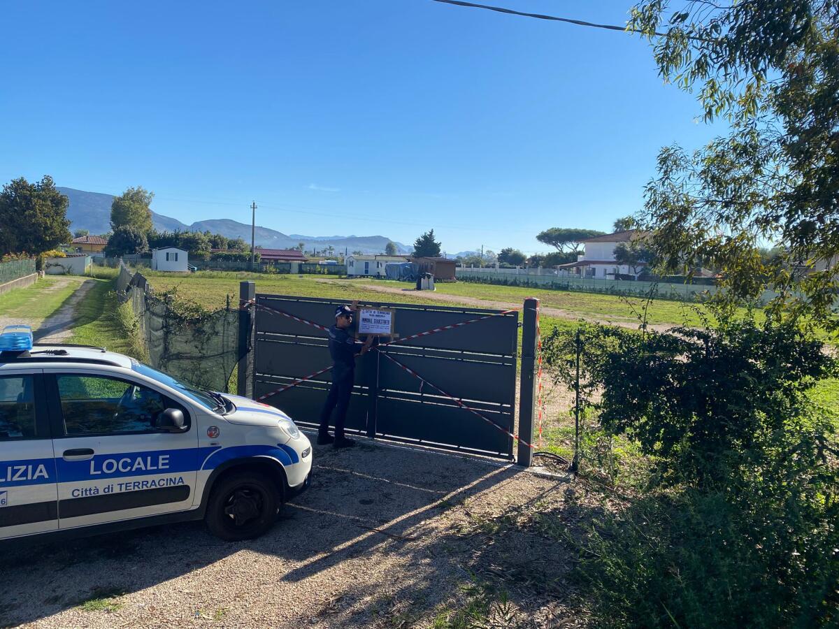 Lottizzazione abusiva a Terracina: sequestrata a Borgo Hermada un’area di oltre 5.000 metri quadri. - 