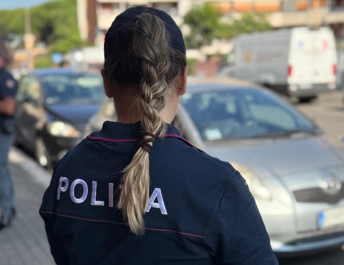 Giro di spaccio domiciliare, droga nel reggiseno e in casa: arrestata - 
