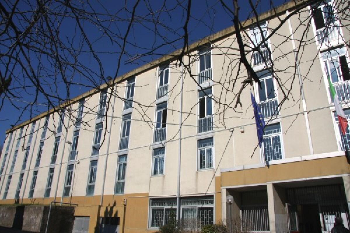 Sezze, spray al peperoncino nell'istituto Pacifici De Magistris: evacuato - 