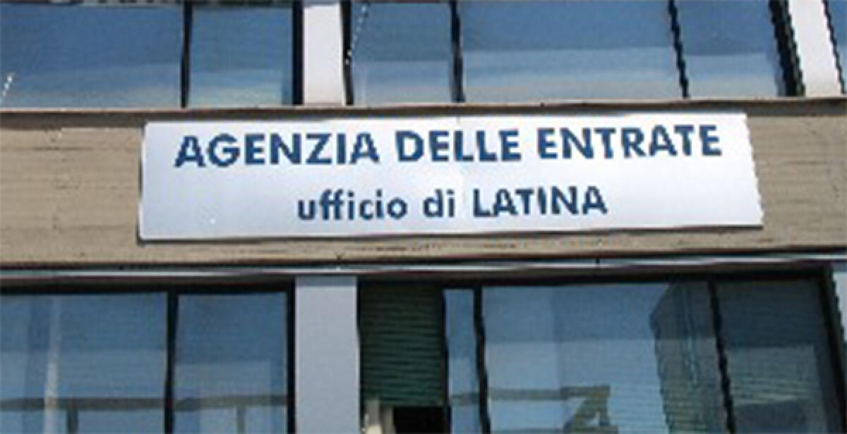 Corruzione e immigrazione clandestina, ispezioni in tre sedi Caf di Cisterna, Sezze e Terracina. Indagato un dipendente dell'Agenzia delle Entrate. - 