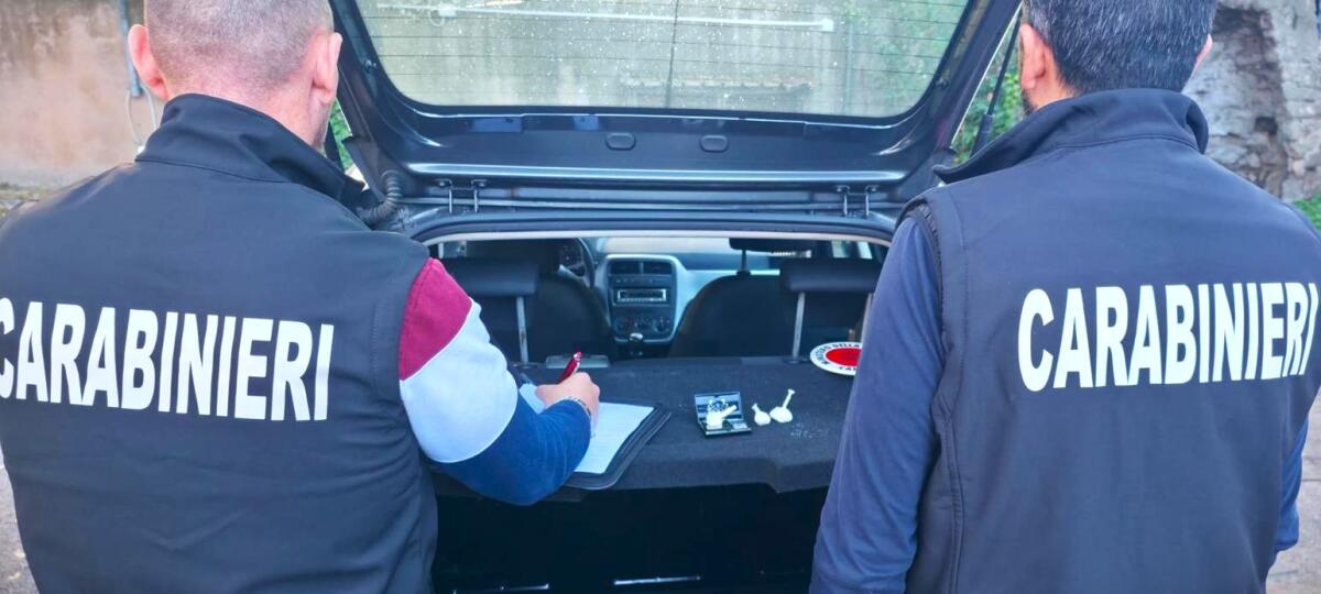 Droga addosso e in casa, 44enne di Lanuvio arrestata per spaccio - 