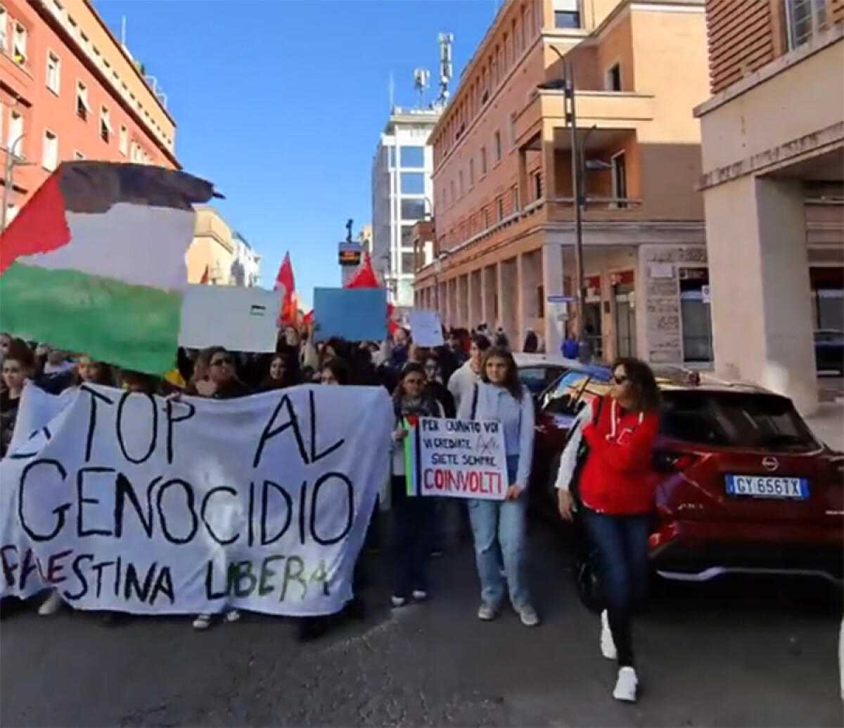 Corteo in centro a Latina per Gaza: "La Pace è l'unica soluzione" - 