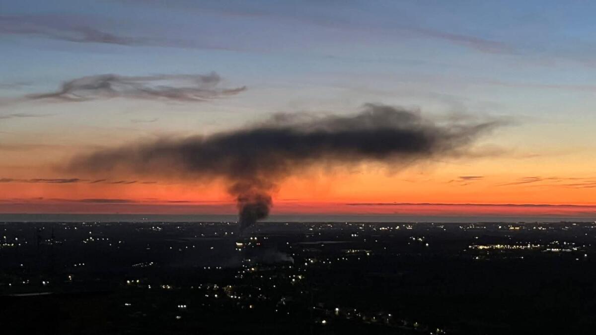 Grosso incendio in via di Campoleone, in zona Aviogei. I Comuni di Lanuvio e Genzano raccomandano: "finestre chiuse". - 