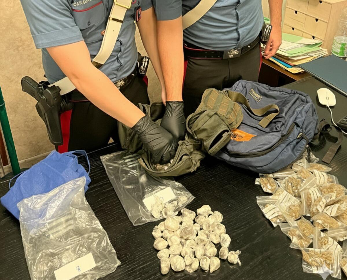 15 arresti ed oltre due chili di droga sotto sequestro. Operazione dei Carabinieri del Comando Provinciale di Roma. - 