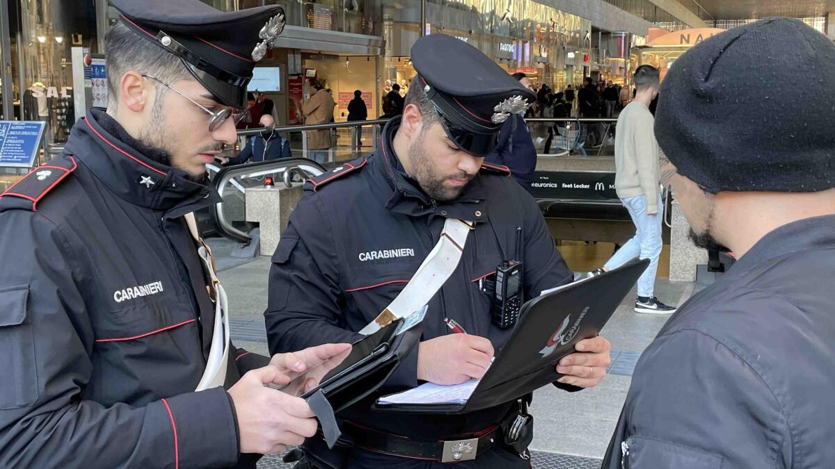 Tre arresti e 7 denunce: controllo straordinario nell’area della stazione Termini, a Roma. - 