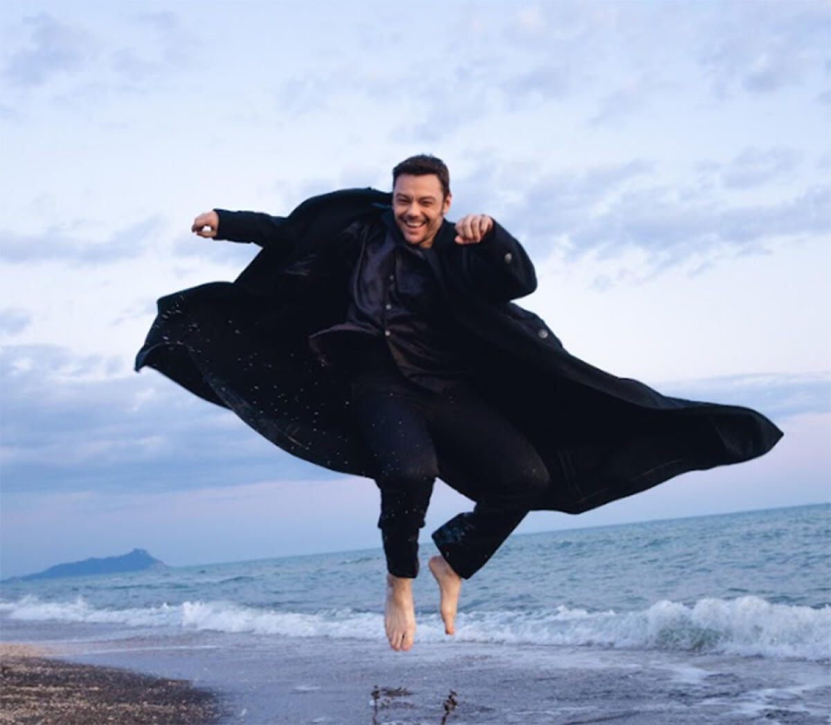 Il nuovo album di Tiziano Ferro, il cantautore di Latina si racconta: "2 anni disastrosi, a chi mi ascolta ora dico solo la verità" - 