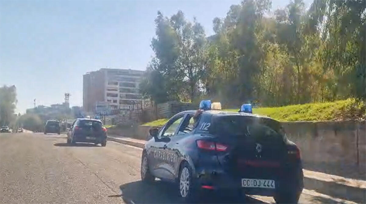 Latina, auto dei Carabinieri speronata durante un controllo. In manette il presunto responsabile. - 