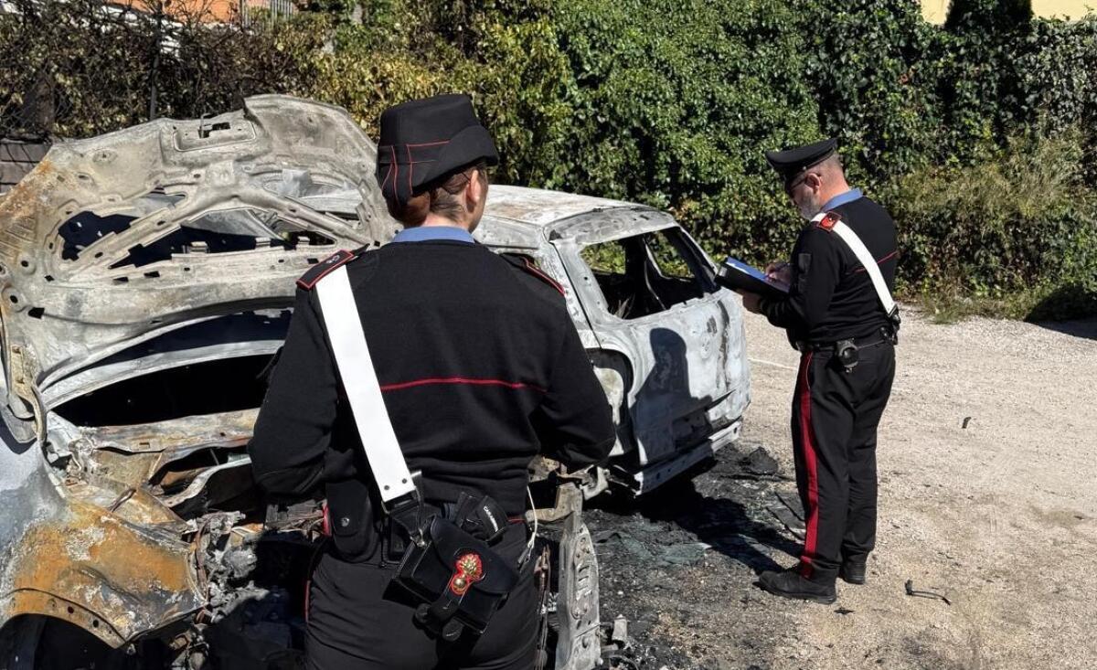 Incendi dolosi di auto e stalking nei confronti dell’ex moglie. In manette un 46enne dei Castelli Romani. - 