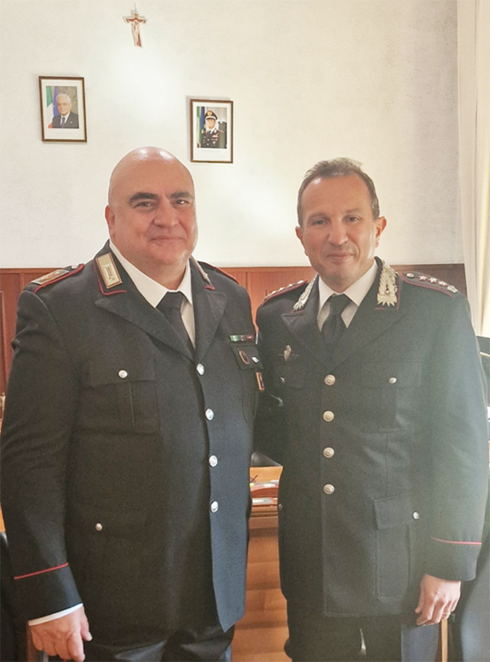 l'appuntato scelto Mario Brancaccio con il colonnello Angelillo