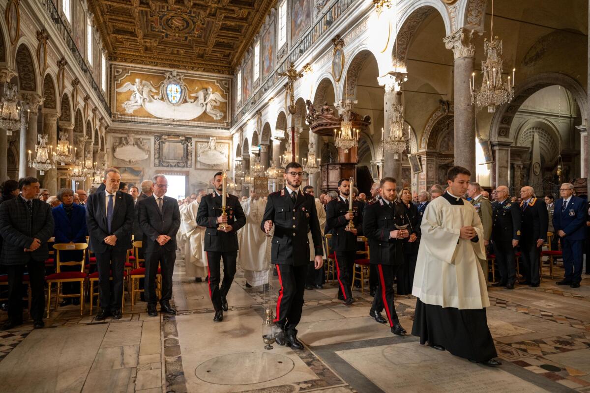 Il Comando Generale dell’Arma dei Carabinieri celebra la “Virgo Fidelis” nella suggestiva cornice della Basilica di Santa Maria in Aracoeli, a Roma. - 