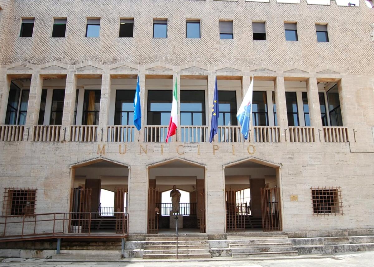 Terracina, il Sindaco Giannetti presenta la nuova Giunta Comunale per la seconda metà del mandato. - 