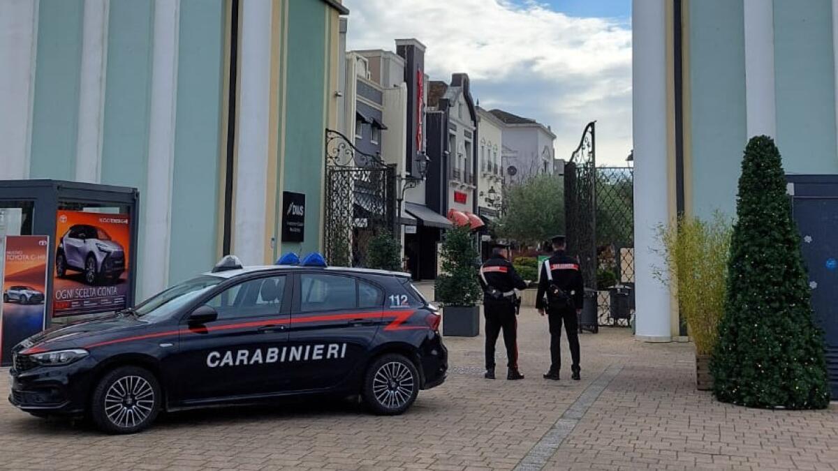 Specializzati nel furto di profumi, in tre in manette dopo il colpo all’Outlet di Valmontone. Il Tribunale di Velletri convalida gli arresti. - 