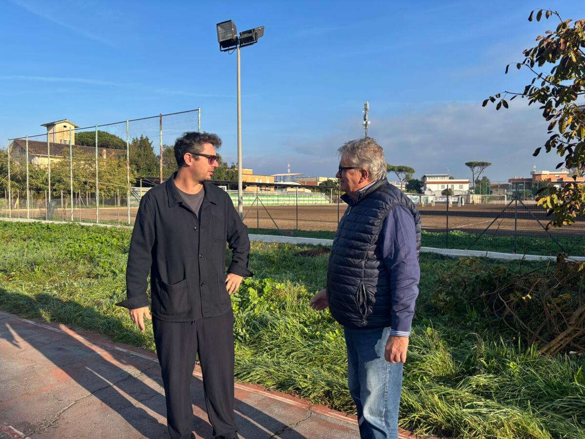 Latina, ripristinata la recinzione della scuola e del campo sportivo di Borgo Sabotino. - 