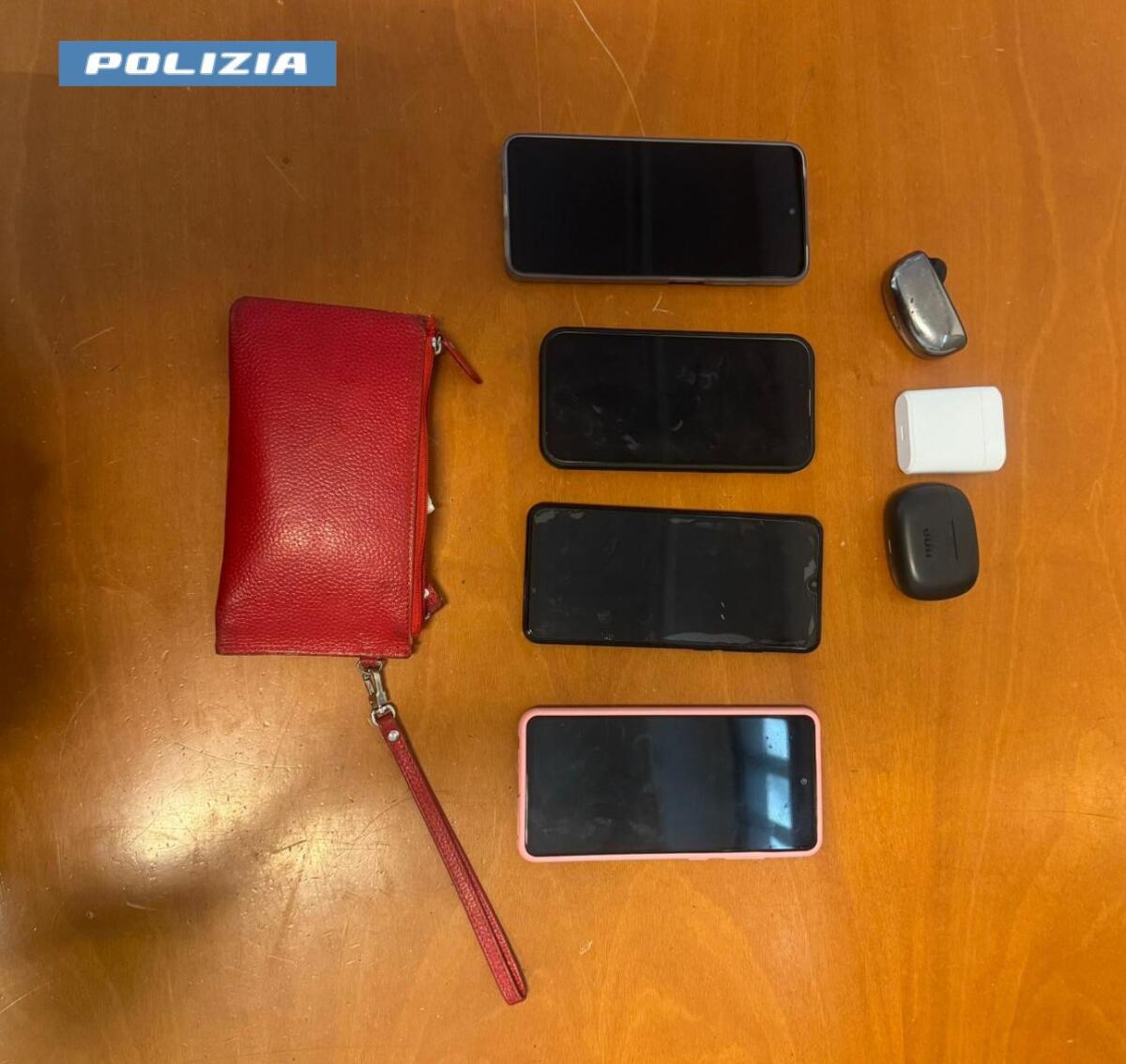 Borseggiatori, vedette ed uno spacciatore in modalità “delivery”: 6 arresti nella zona dell’Eur, a Roma. - 
