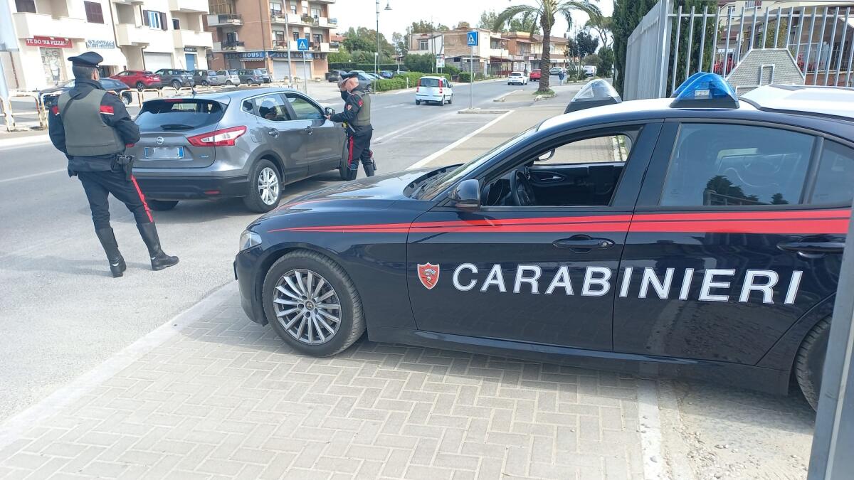 Ardea, ai domiciliari per atti persecutori, taglia il braccialetto elettronico ed evade. Ora è in carcere. - 