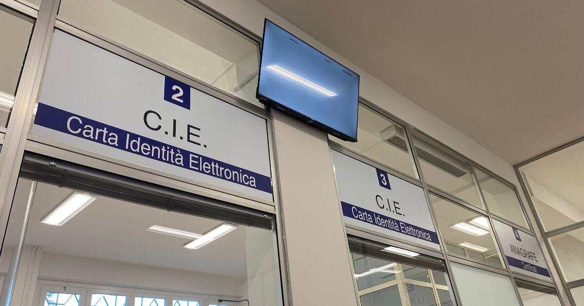 Latina, 290 carte di identità elettroniche senza prenotazione. Open Day questo fine settimana ed anche a dicembre. - 