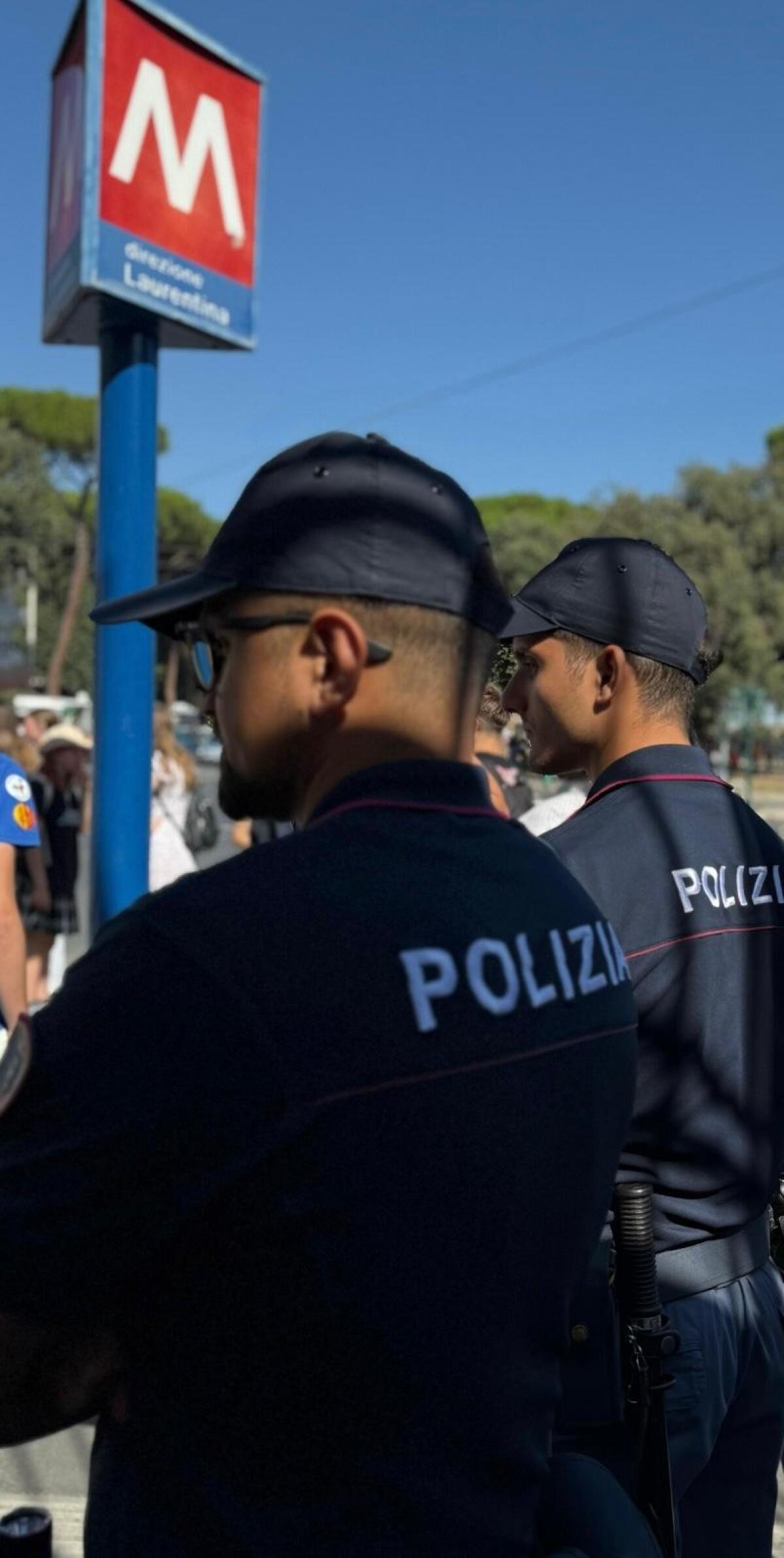 Pick pocket in azione nella Capitale, sulla metro A. Tre nuovi arresti della Polizia. - 