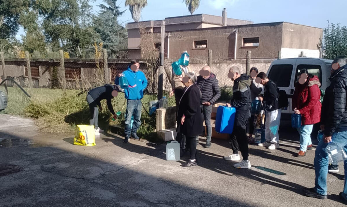 Aprilia - Protesta in via Vanzina, 120 famiglie senz'acqua - 