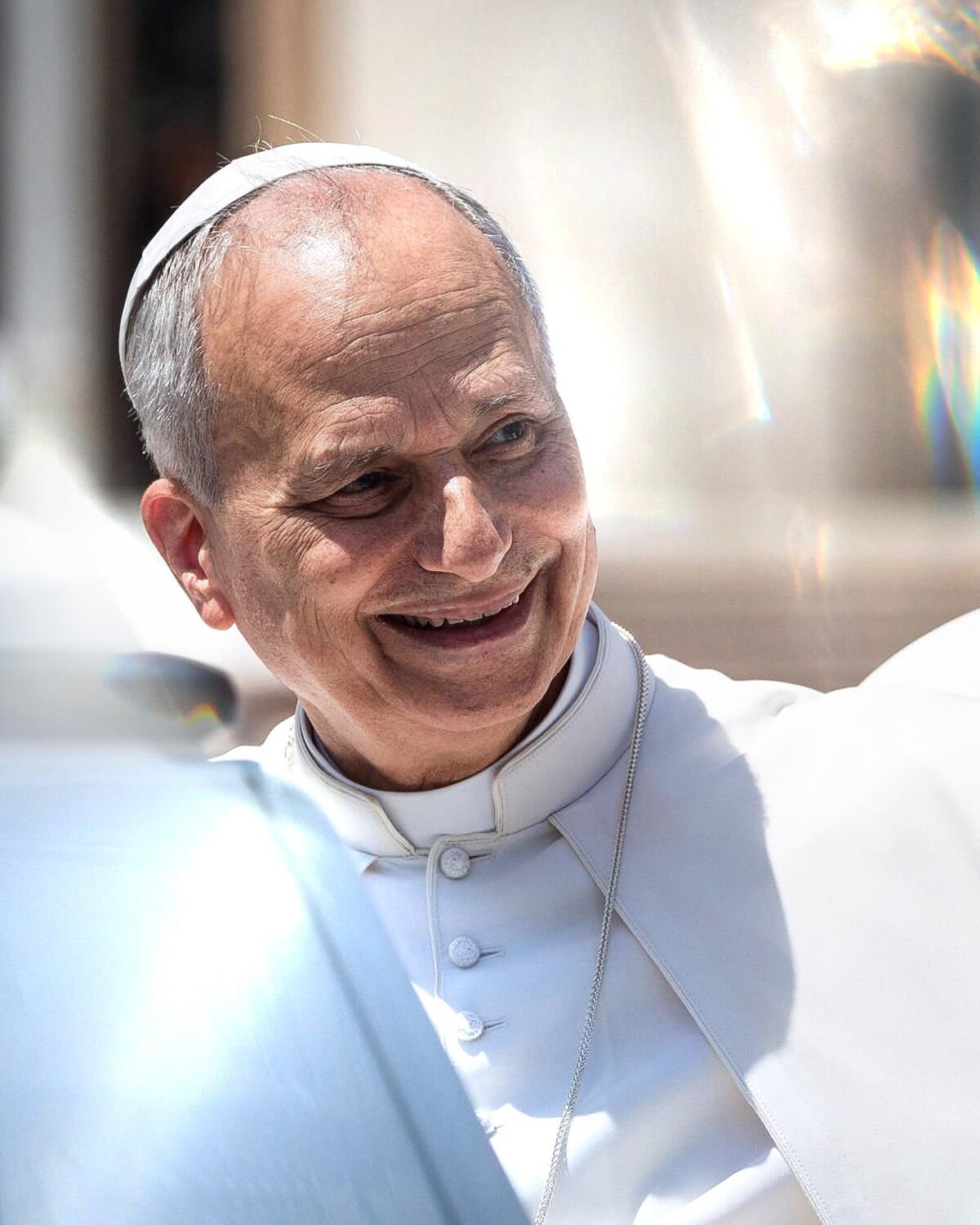 Papa Leone lascia Castel Gandolfo. Giornate trascorse tra tennis e piscina a Villa Barberini. “Tutti dovrebbero fare attività”. - 