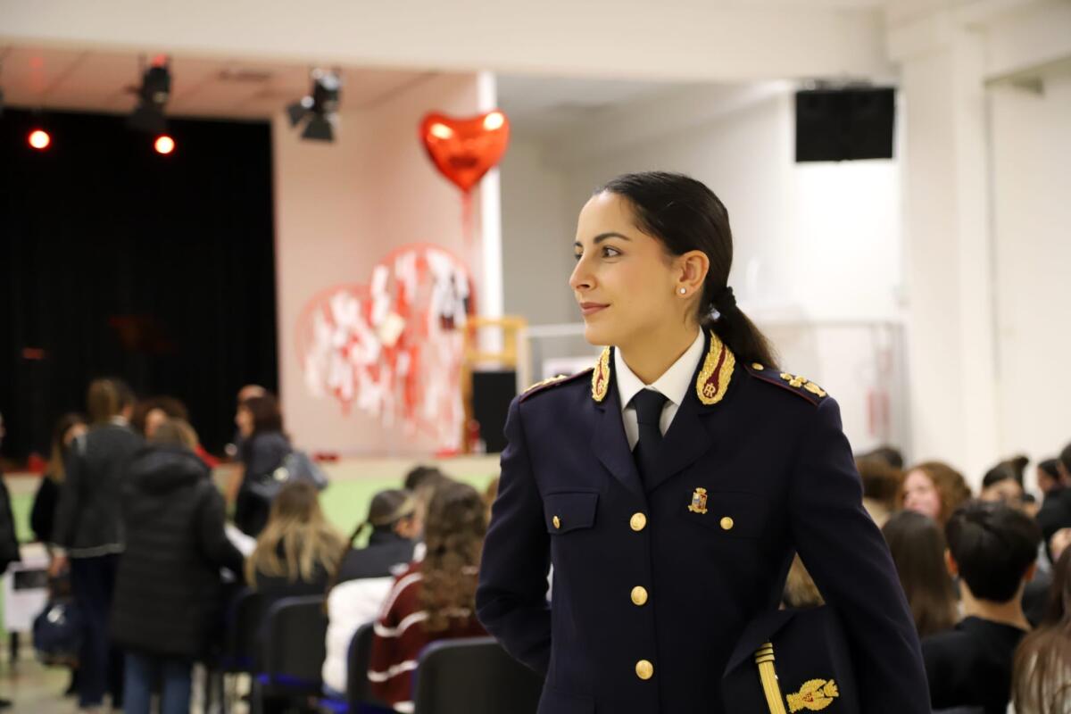 Latina, violenza di genere e contrasto al bullismo: parte dal Liceo Manzoni il progetto formativo della Polizia e del Rotary Club. - 