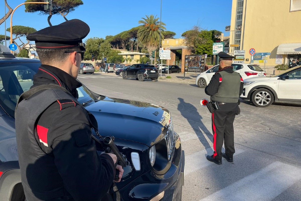 Sorpreso a cedere cocaina nella zona di Tor San Lorenzo. 53enne arrestato dai Carabinieri. - 