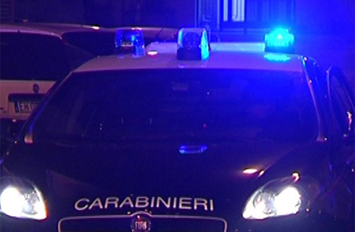 A bordo di un'auto rubata con targa falsa, 20enne di Cori denunciato - 