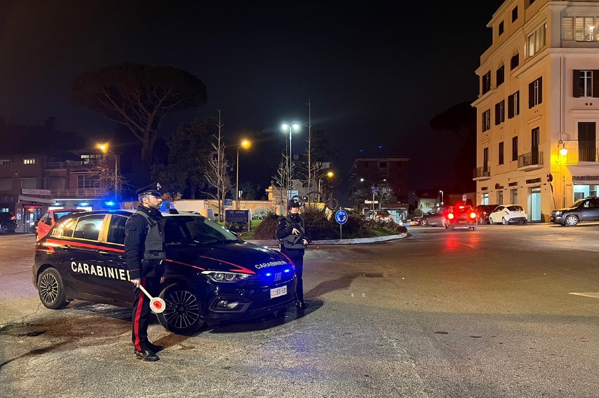 Spacciava eroina davanti ad un liceo di Ariccia, 22enne di Anzio in manette. - 