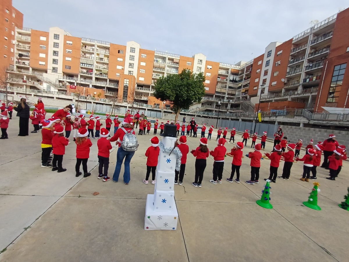 Natale ad Aprilia, un momento di festa per i bambini della scuola dell’infanzia di via Amburgo. - 