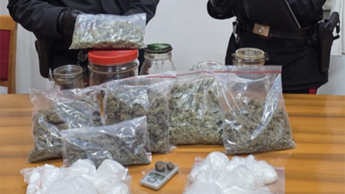 Scoperto dai Carabinieri a Latina un bazar della droga. In arresto un 33enne.  - 