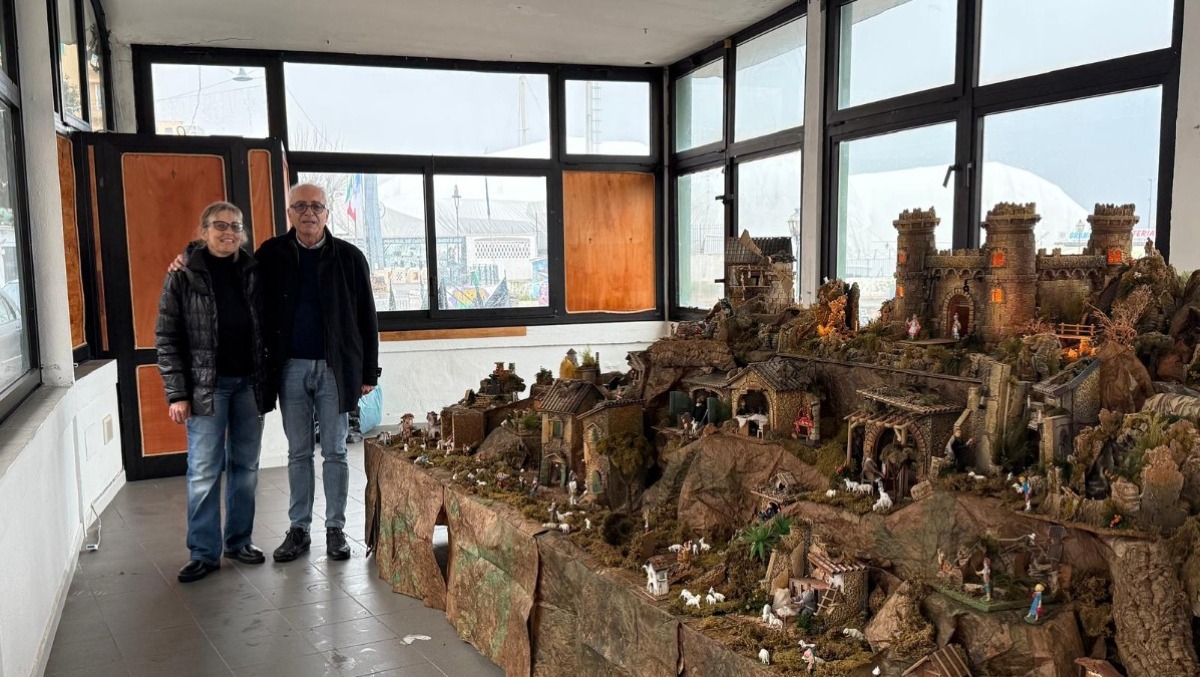 Allestito al porto di Anzio il presepe donato da una cittadina. - 