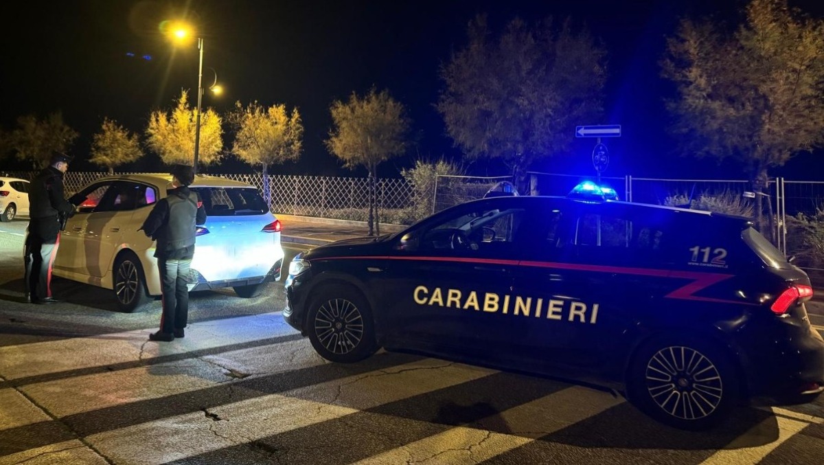 Gara di auto in centro, ad Anzio. Carabinieri e Polizia denunciano due giovani, appena maggiorenni. - 