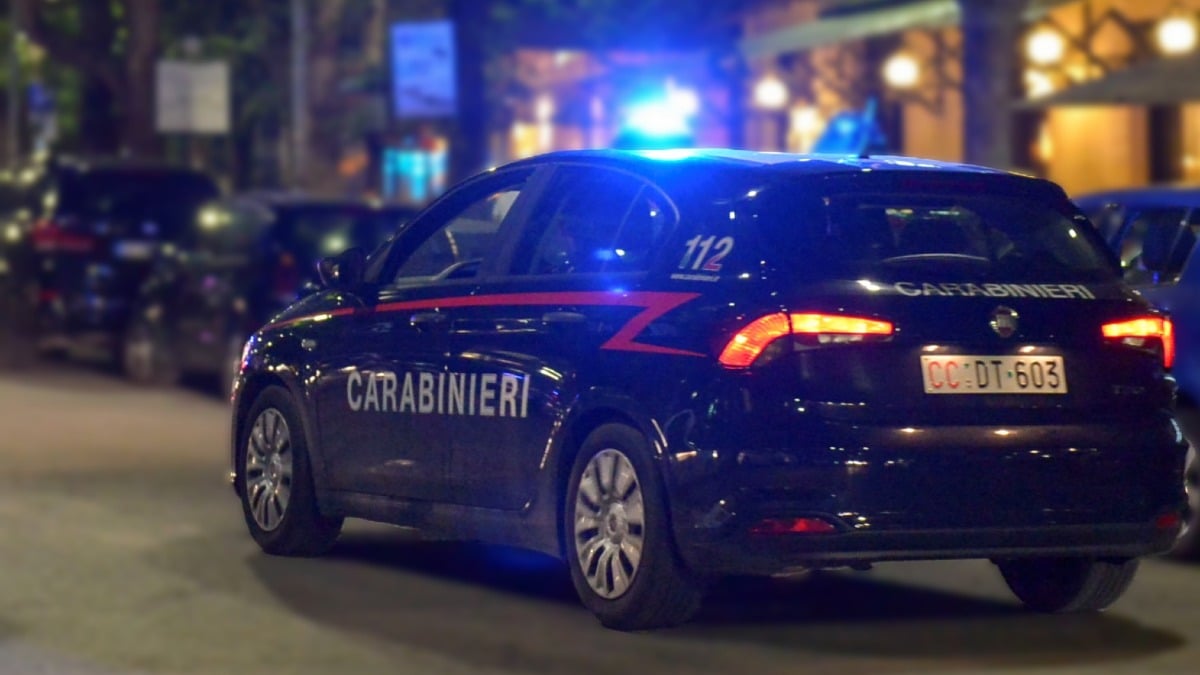 Notte movimentata sulla Pontina, percorrono la strada contromano e speronano due auto per sfuggire ai Carabinieri. - 