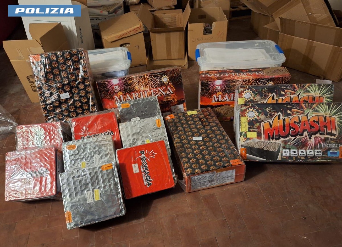 Fuochi illegali tra droga e vendite online, maxi sequestro della Polizia di Roma - 
