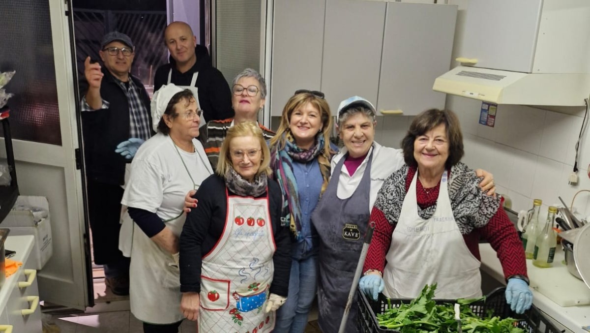 La Fondazione “Come Noi” di Aprilia prepara il pranzo di Capodanno per le persone in difficoltà. - 