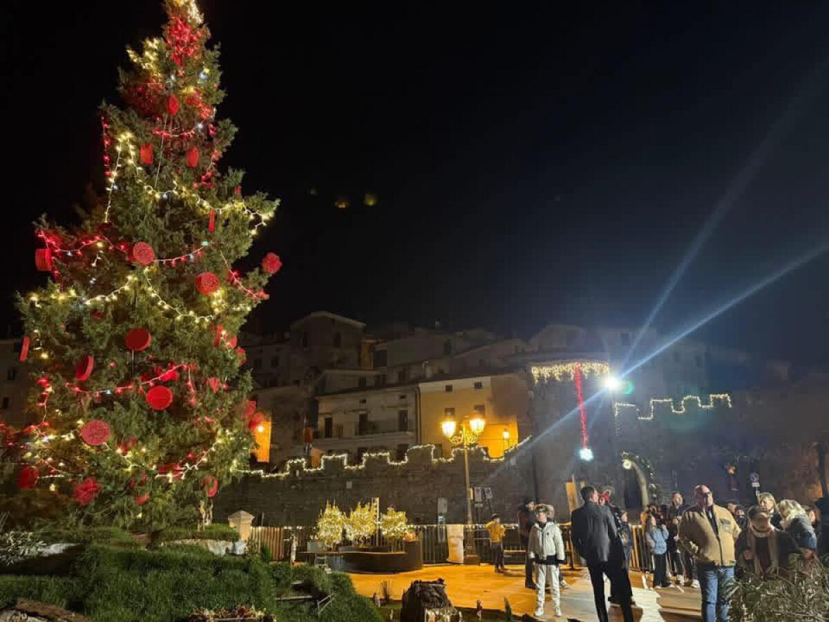 Il borgo di Bassiano si riempie di luci, voci e tradizioni per il Natale. Questo fine settimana tanti eventi. - 