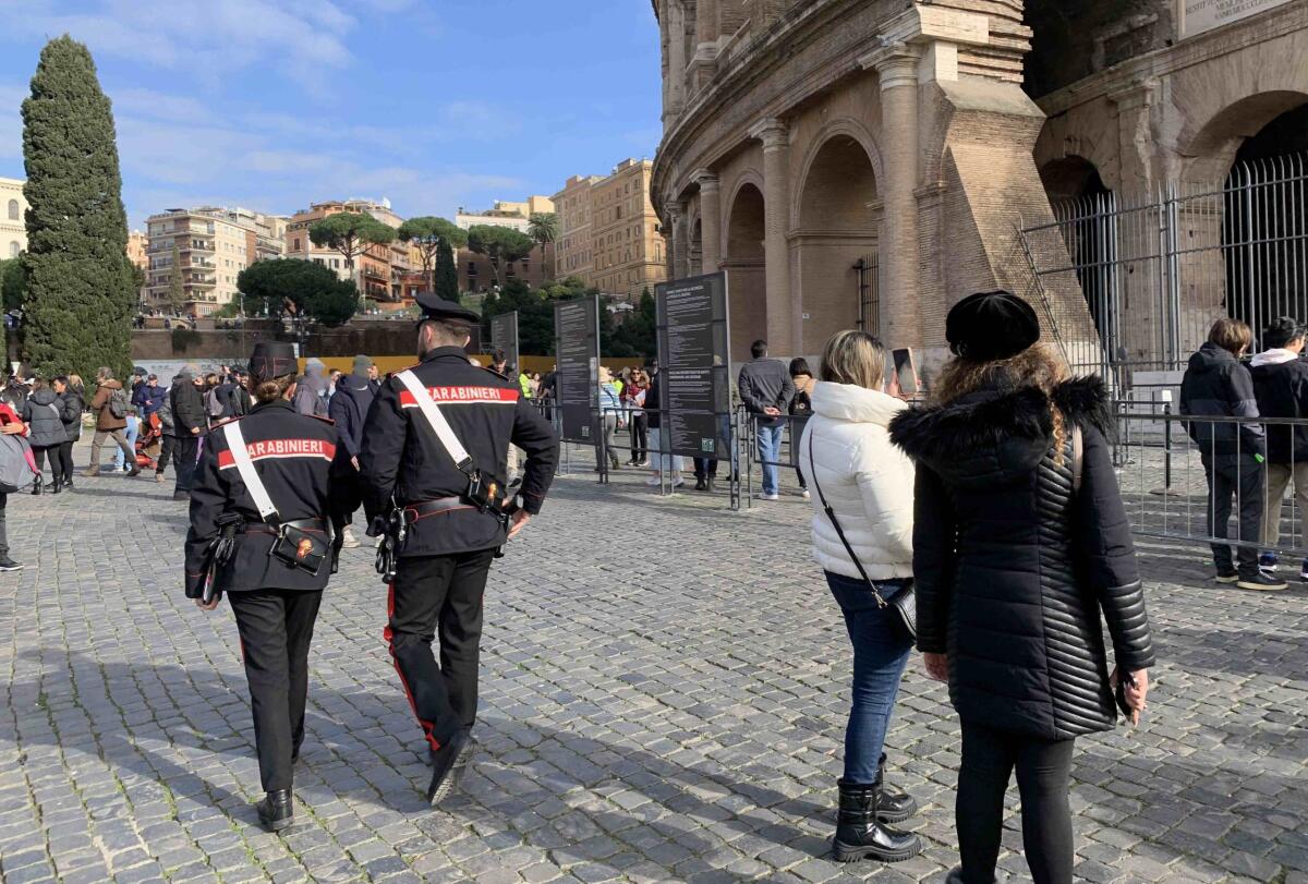 Stretta dei carabinieri contro i borseggiatori nella Capitale: due arresti e due denunce. - 