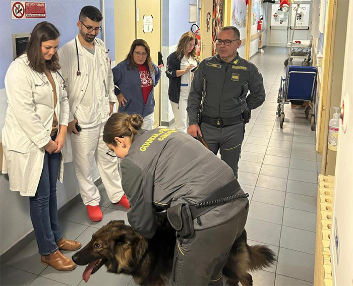 Visita della Finanza ai piccoli pazienti del reparto pediatria dell’ospedale “Dono Svizzero” di Formia. - 