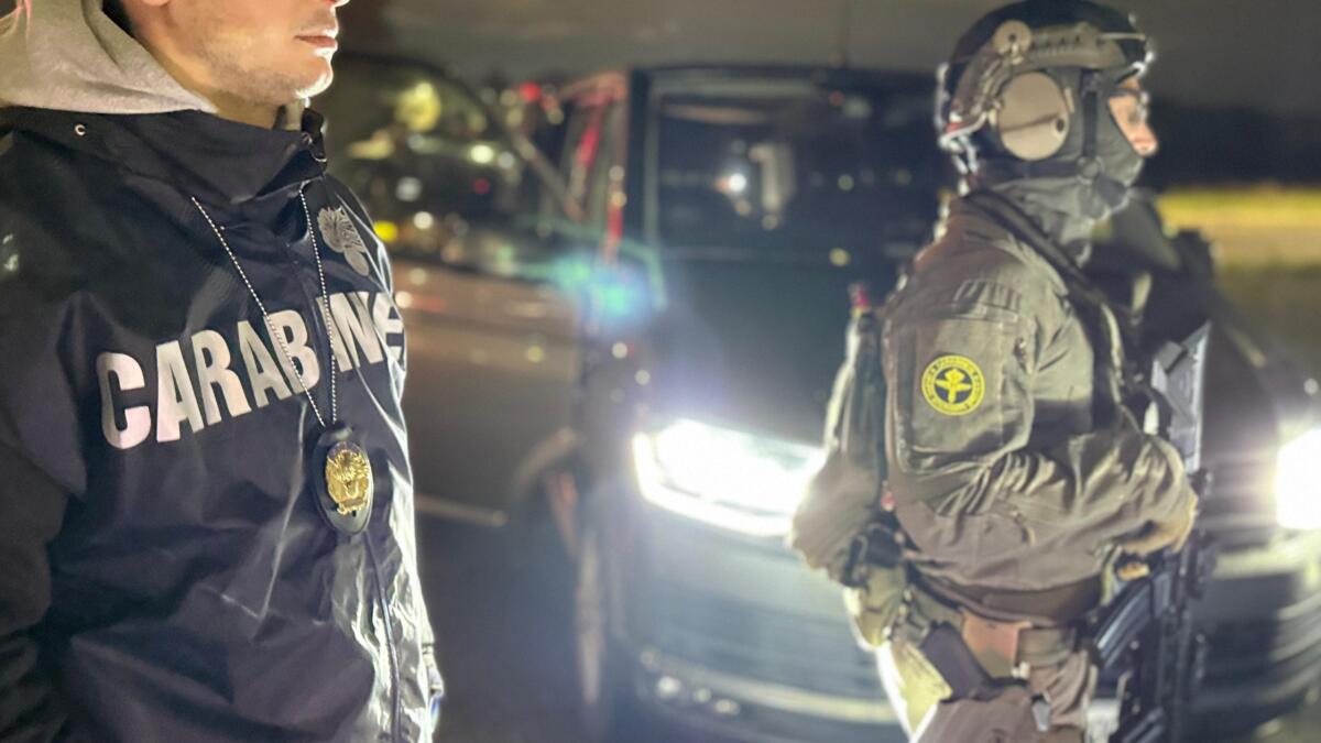 Maxi blitz della Dda di Roma e dei Carabinieri contro la criminalità organizzata: 14 arresti. Tentati omicidi, detenzione di armi ed estorsione mafiosa. - 