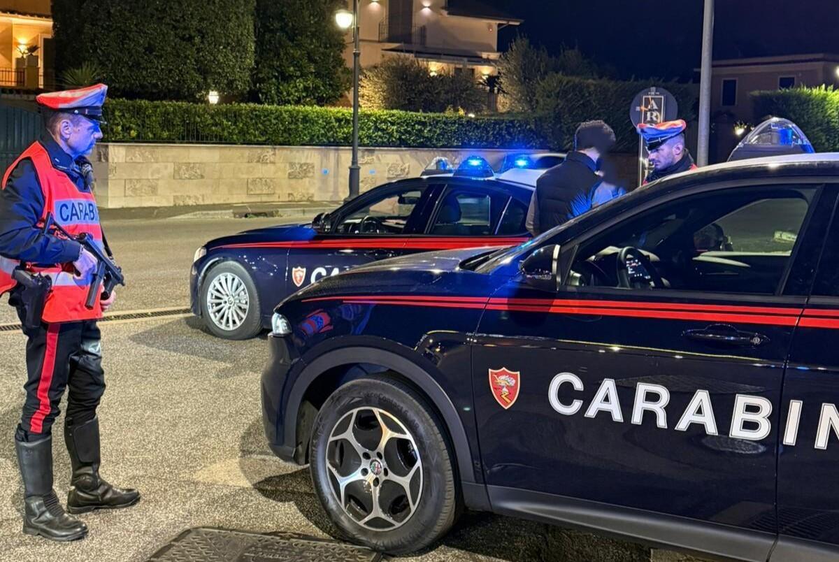 Sorpresi a rubare un’auto in sosta, ad Albano. In tre finiscono in manette. - 