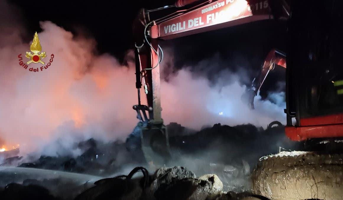 l'incendio del 2024 alla discarica di Montagnano ad Ardea