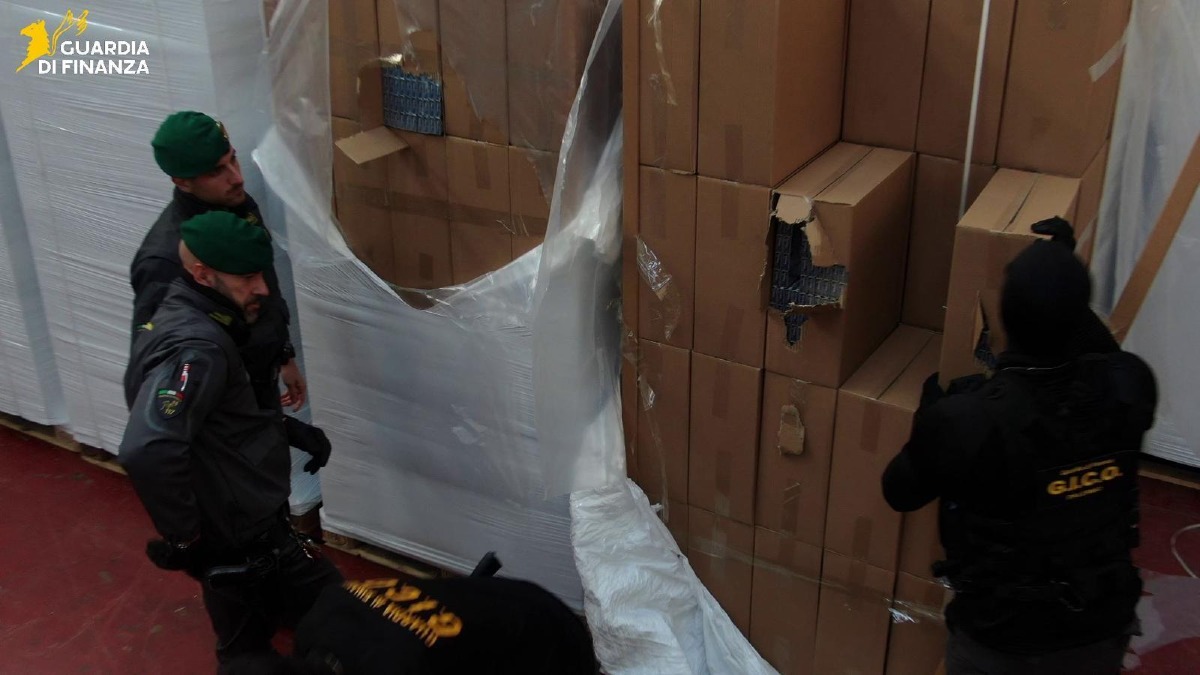 Finanza_Pomezia_sigarette