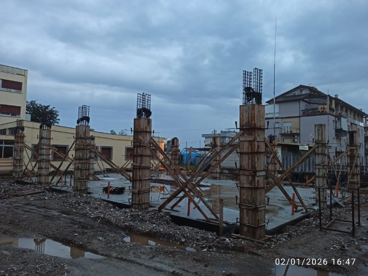 Aprilia - "Per la scuola Deledda una mensa senza cucina" - 