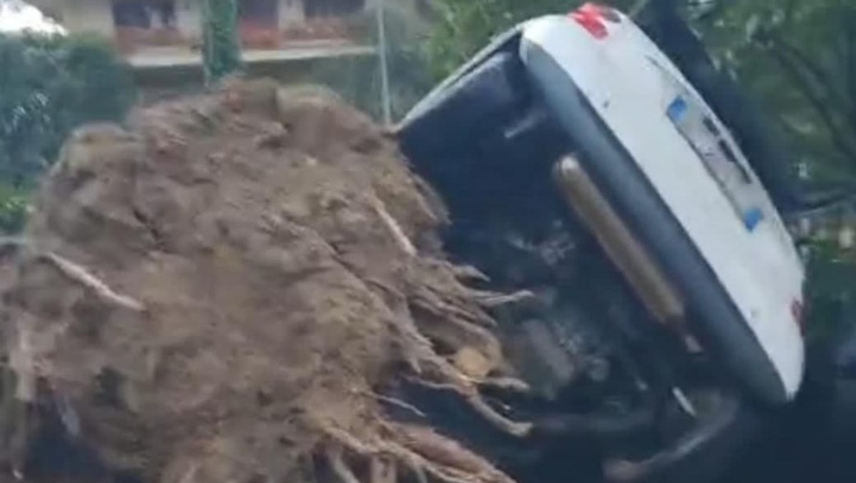Maltempo, oltre 150 gli interventi effettuati dai Vigili del fuoco del Comando Provinciale di Roma. - 