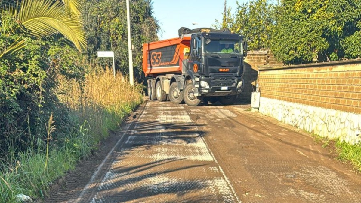 Nettuno, al via i lavori per il rifacimento dell’asfalto in via Silvio Spaventa. - 