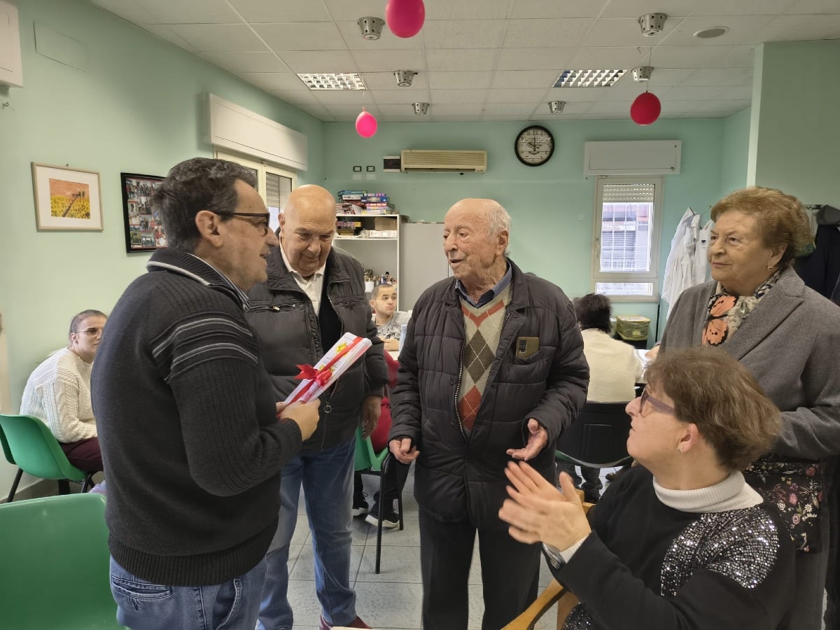 Aprilia - Per i suoi 90 anni chiede donazioni per "Raggio di Sole", grande festa in via Aldo Moro - 